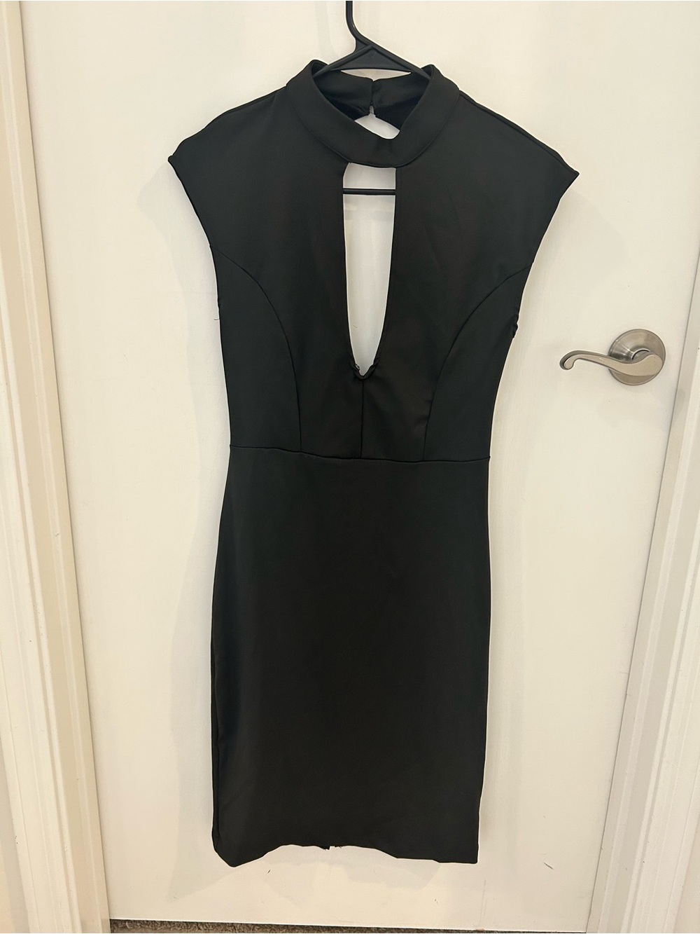 Black Lace Keyhole Midi Dress - Women